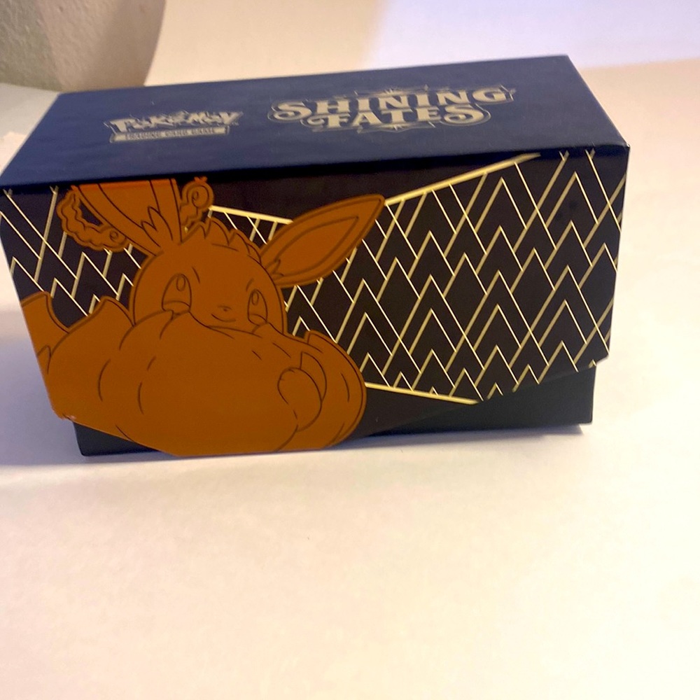 Pokémon Shining Fates Elite Trainer Box
